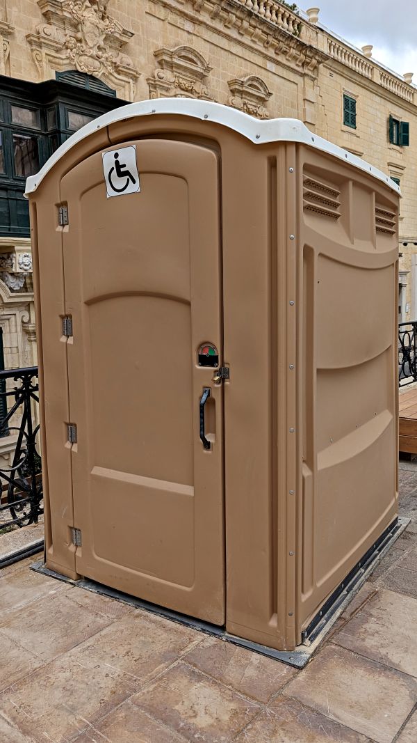 Portable toilet hire units ready for an event in Hialeah